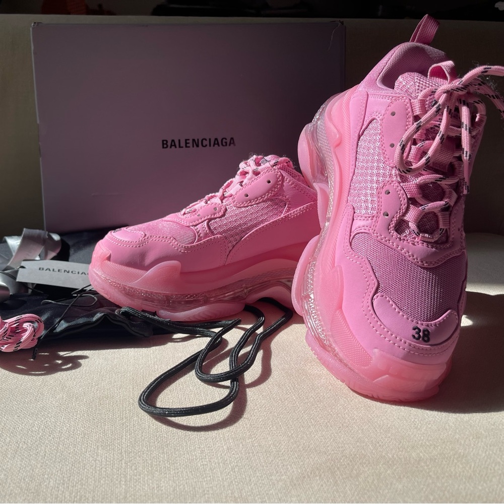 AUTH Balenciaga Triple S Sneaker in Pink